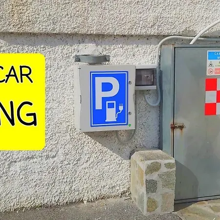 فندق مبيت وإفطار 4u Parcheggio Interno 3*