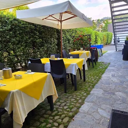 4u Parcheggio Interno Bed and breakfast Chiavari