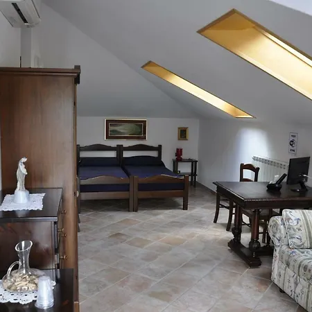 4u Parcheggio Interno Bed and breakfast Chiavari