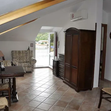 4u Parcheggio Interno Bed and breakfast Chiavari